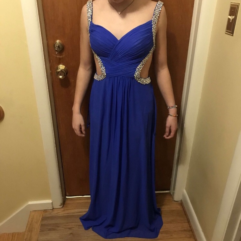 Prom dress - Picture 2 of 2